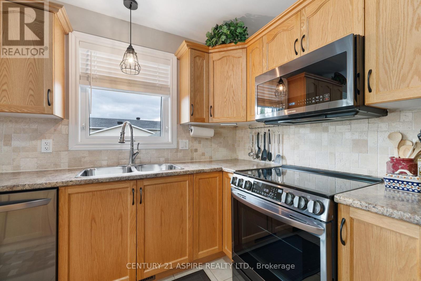 3 Morning Star Street, Petawawa, Ontario  K8H 0A1 - Photo 16 - X12453324