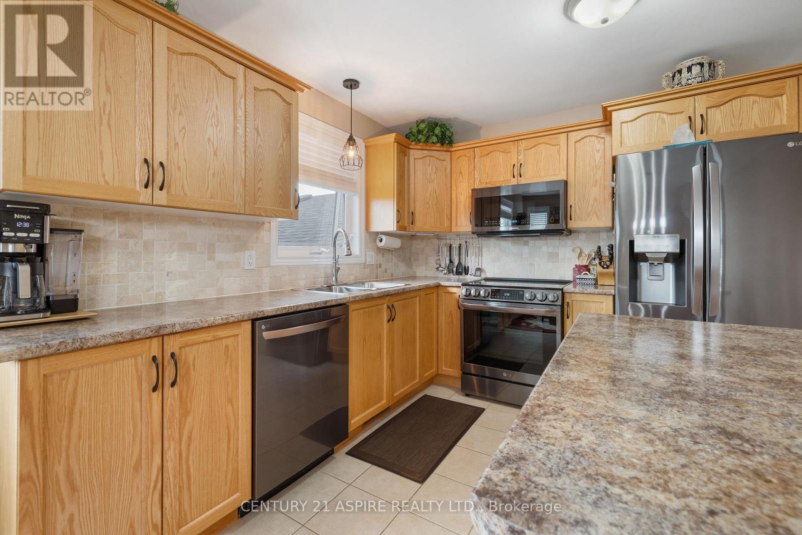 3 Morning Star Street, Petawawa, Ontario  K8H 0A1 - Photo 17 - X12453324