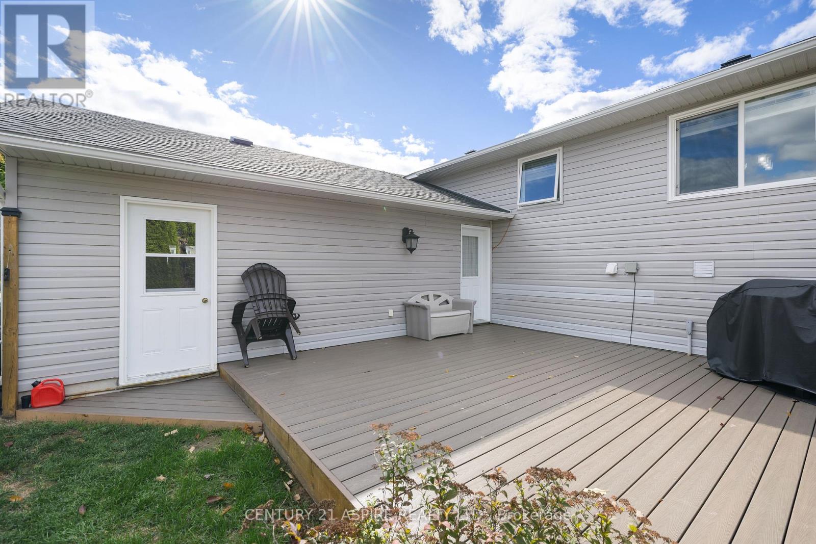 3 Morning Star Street, Petawawa, Ontario  K8H 0A1 - Photo 34 - X12453324