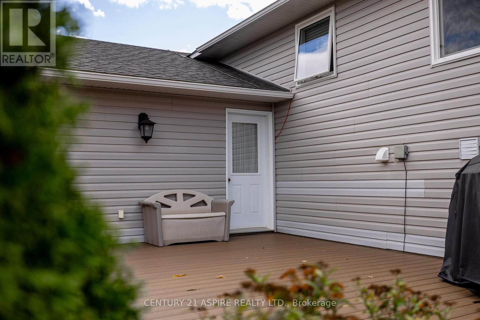 3 Morning Star Street, Petawawa, Ontario  K8H 0A1 - Photo 33 - X12453324