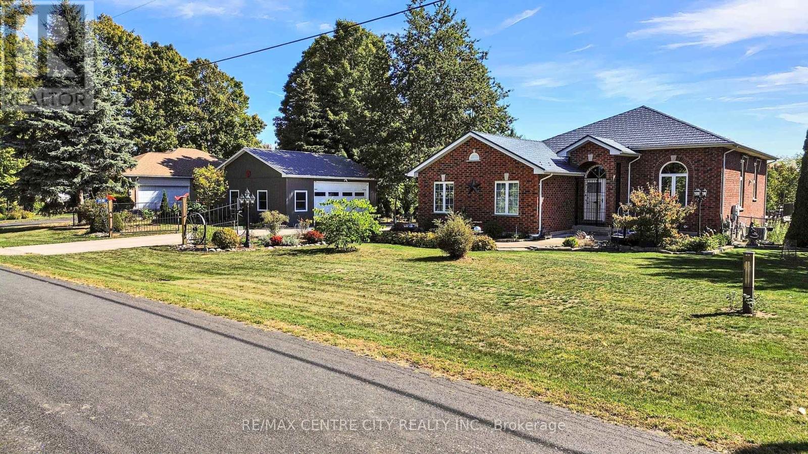 25181 GRAY LINE, West Elgin, Ontario