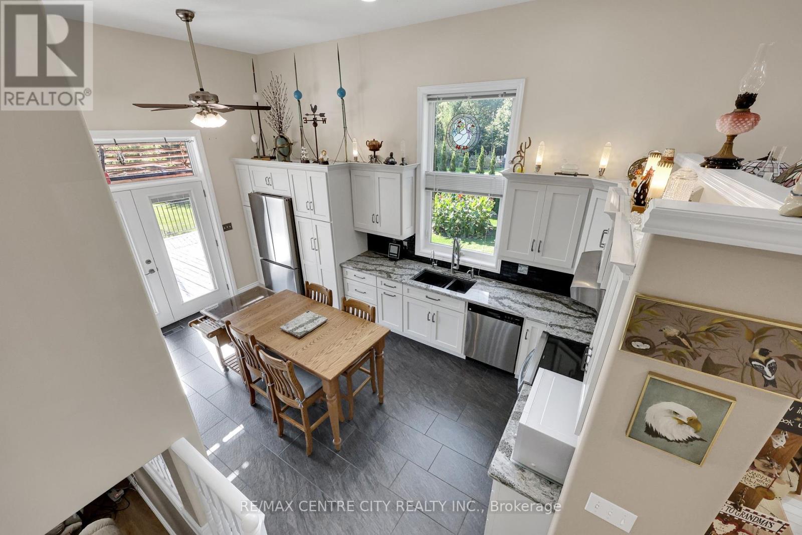 25181 Gray Line, West Elgin, Ontario  N0L 2P0 - Photo 12 - X12454199