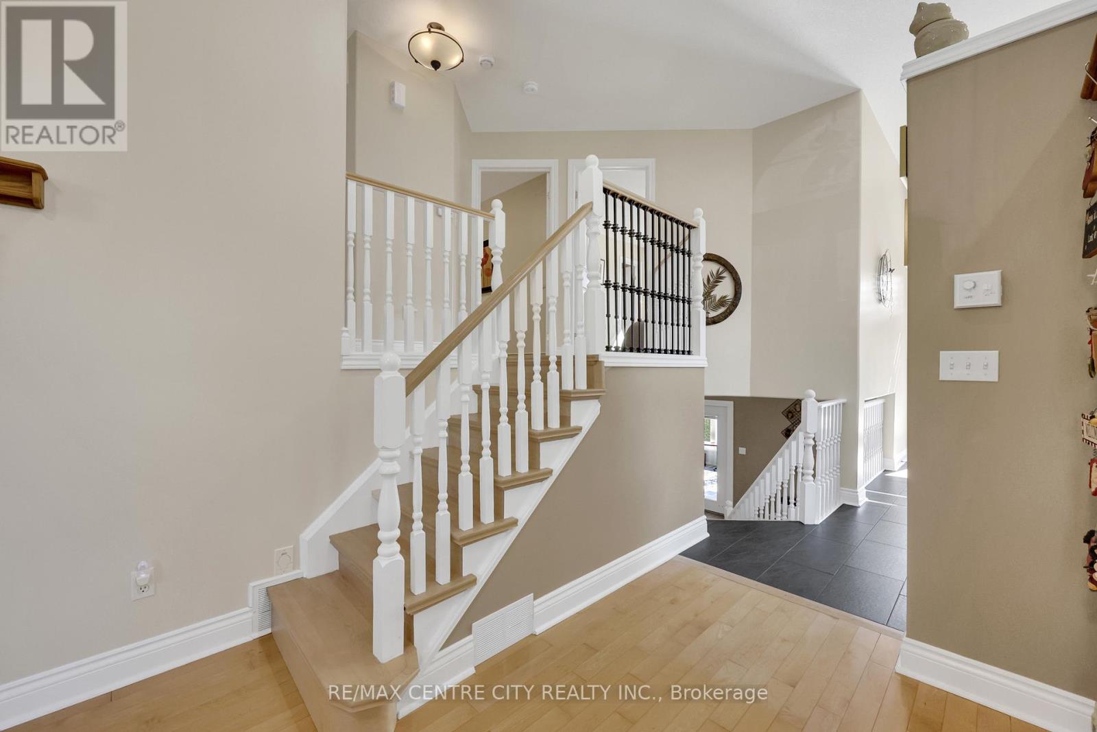25181 Gray Line, West Elgin, Ontario  N0L 2P0 - Photo 16 - X12454199