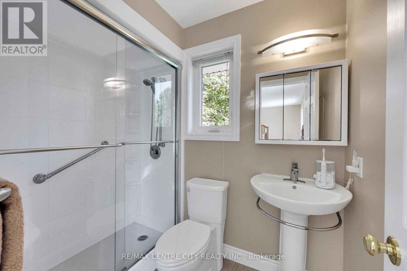 25181 Gray Line, West Elgin, Ontario  N0L 2P0 - Photo 20 - X12454199