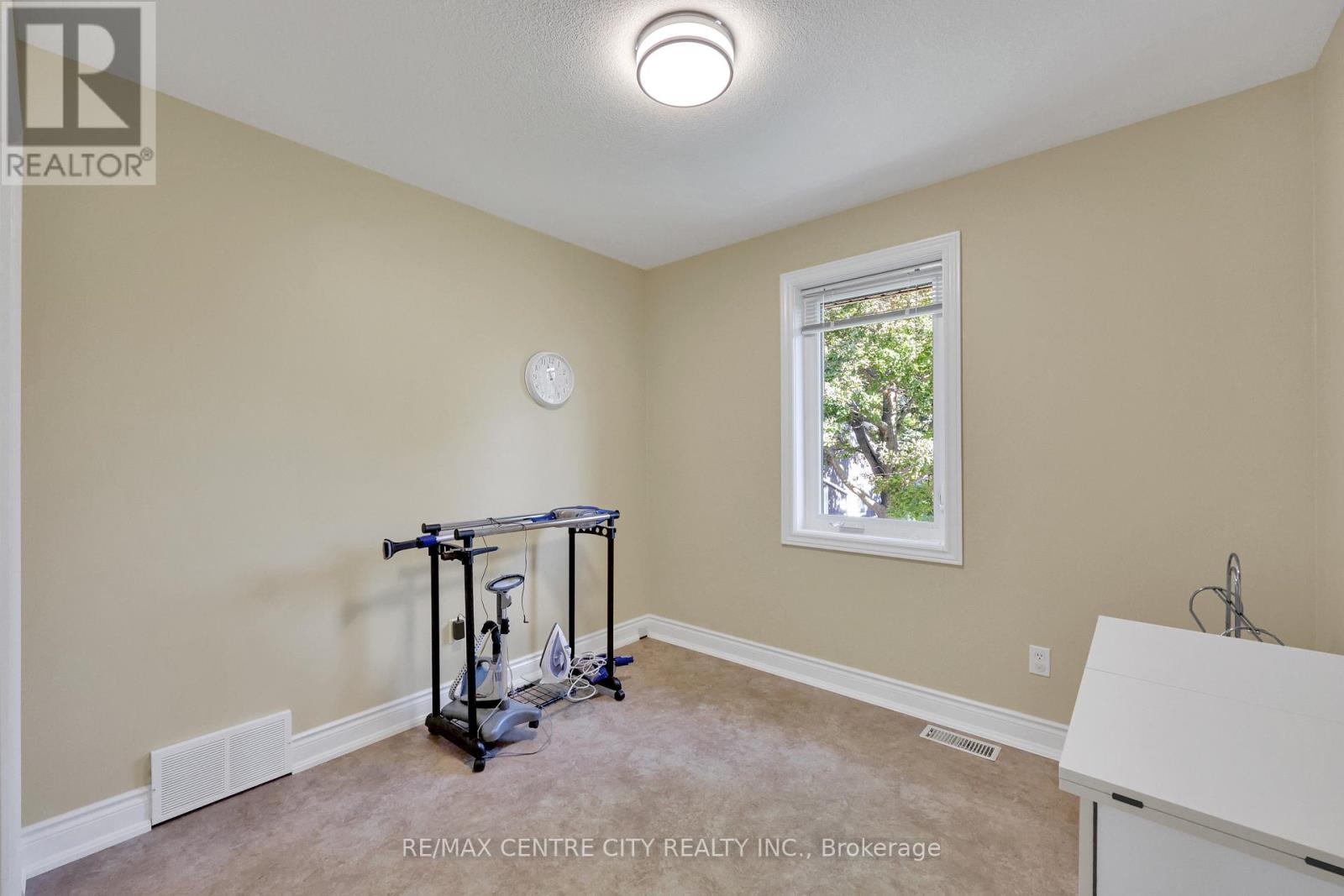 25181 Gray Line, West Elgin, Ontario  N0L 2P0 - Photo 22 - X12454199