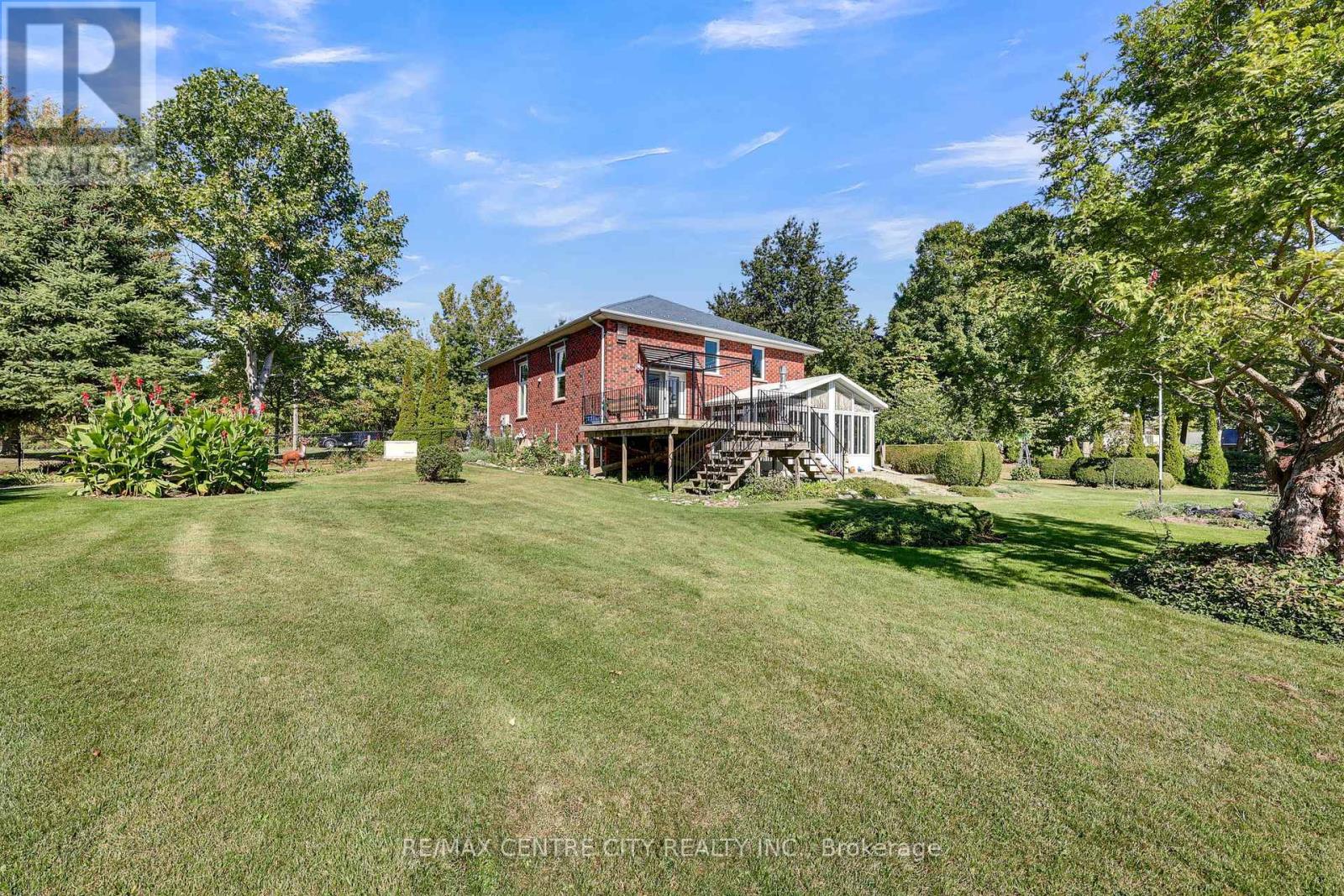 25181 Gray Line, West Elgin, Ontario  N0L 2P0 - Photo 41 - X12454199