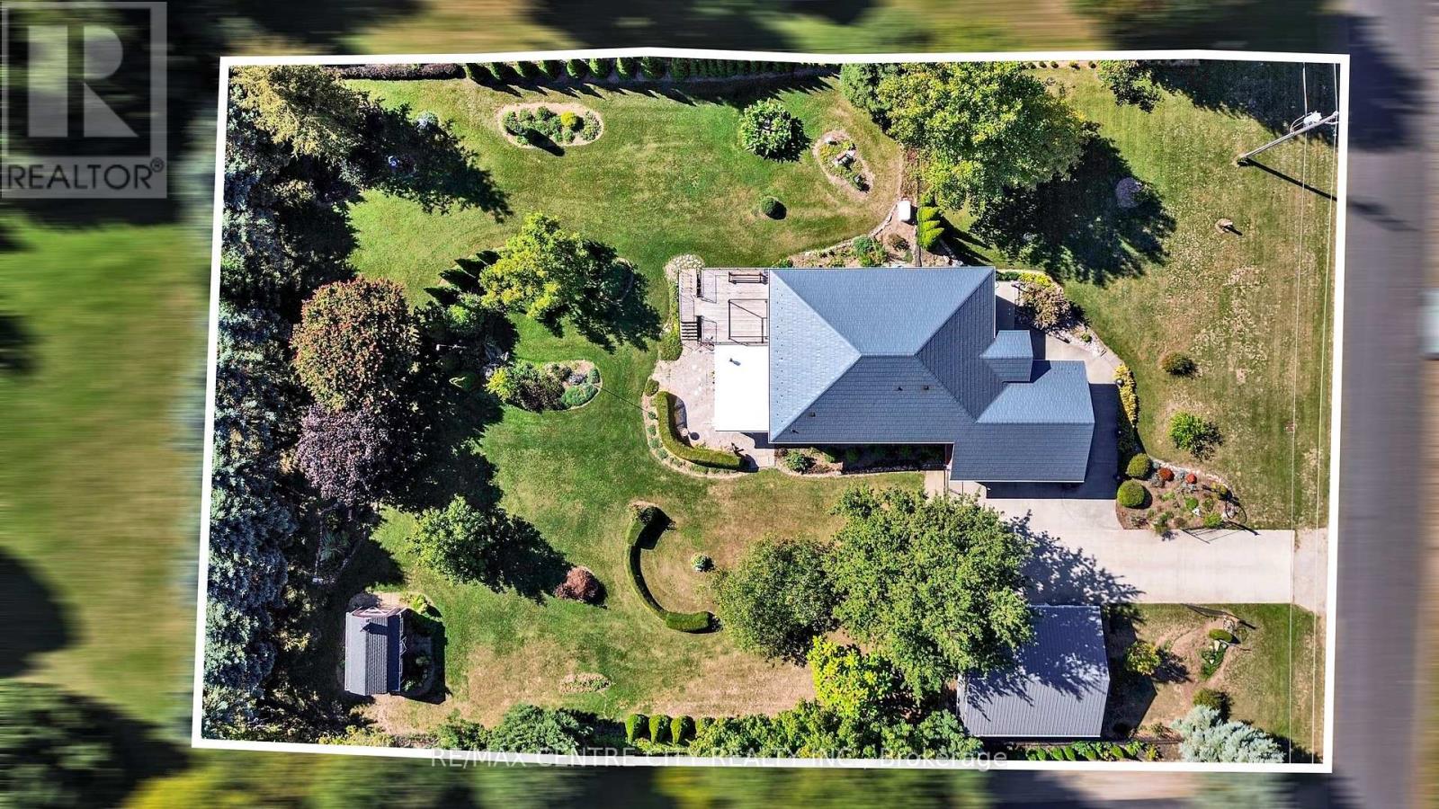 25181 Gray Line, West Elgin, Ontario  N0L 2P0 - Photo 46 - X12454199