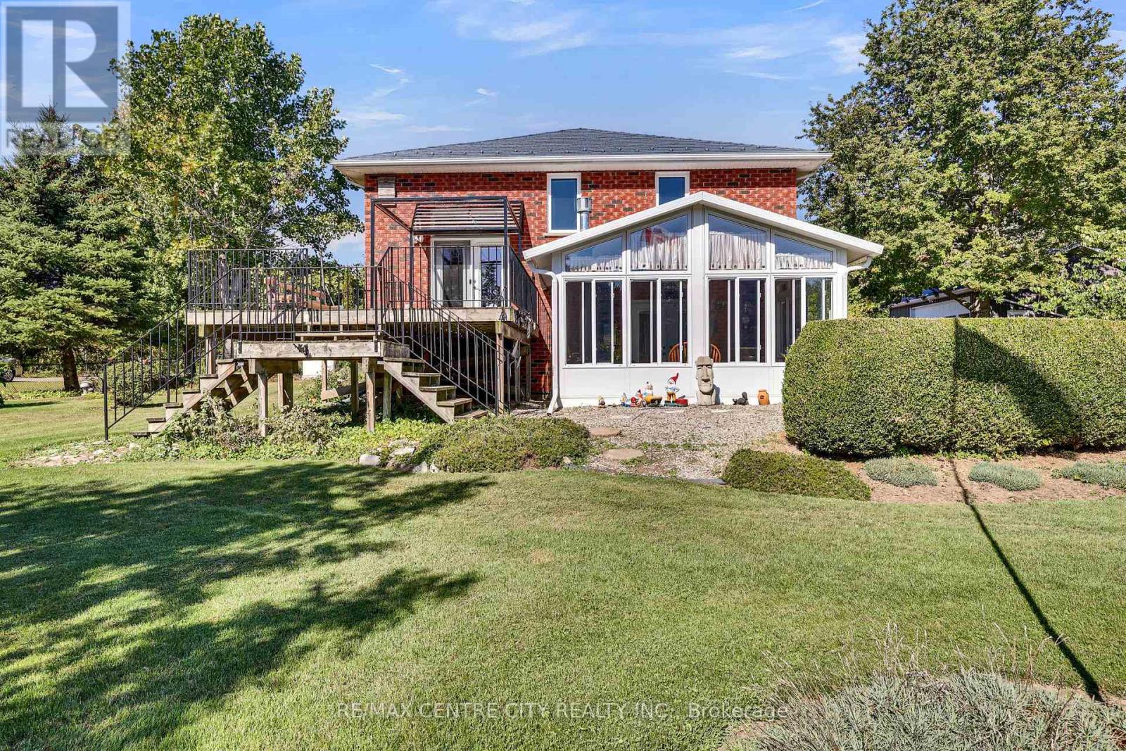 25181 Gray Line, West Elgin, Ontario  N0L 2P0 - Photo 5 - X12454199