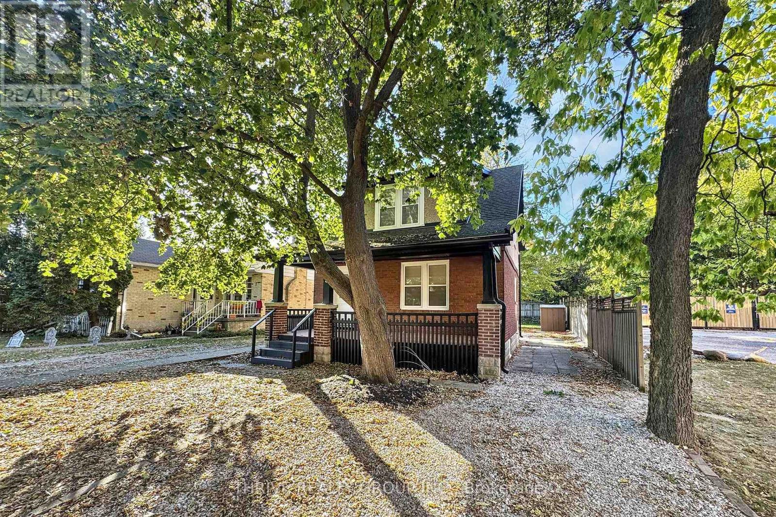 5 Beechwood Place, London South, Ontario  N6C 1H8 - Photo 1 - X12454262