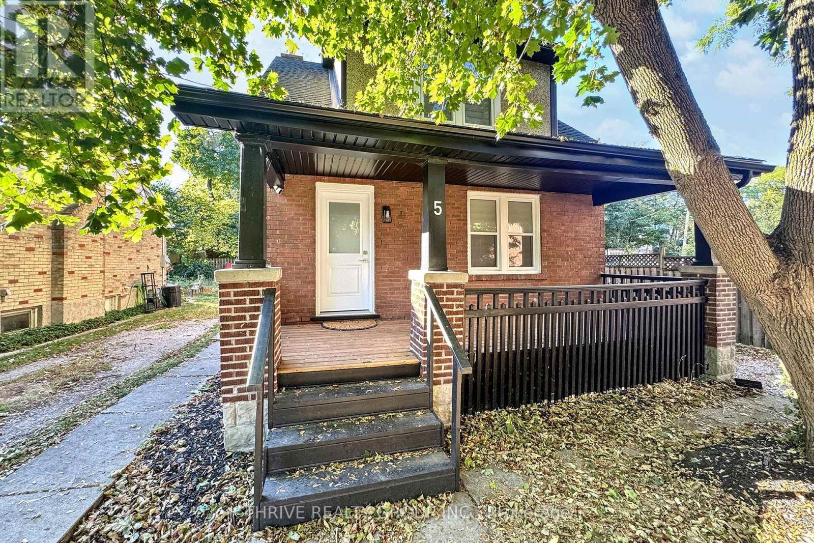 5 Beechwood Place, London South, Ontario  N6C 1H8 - Photo 3 - X12454262