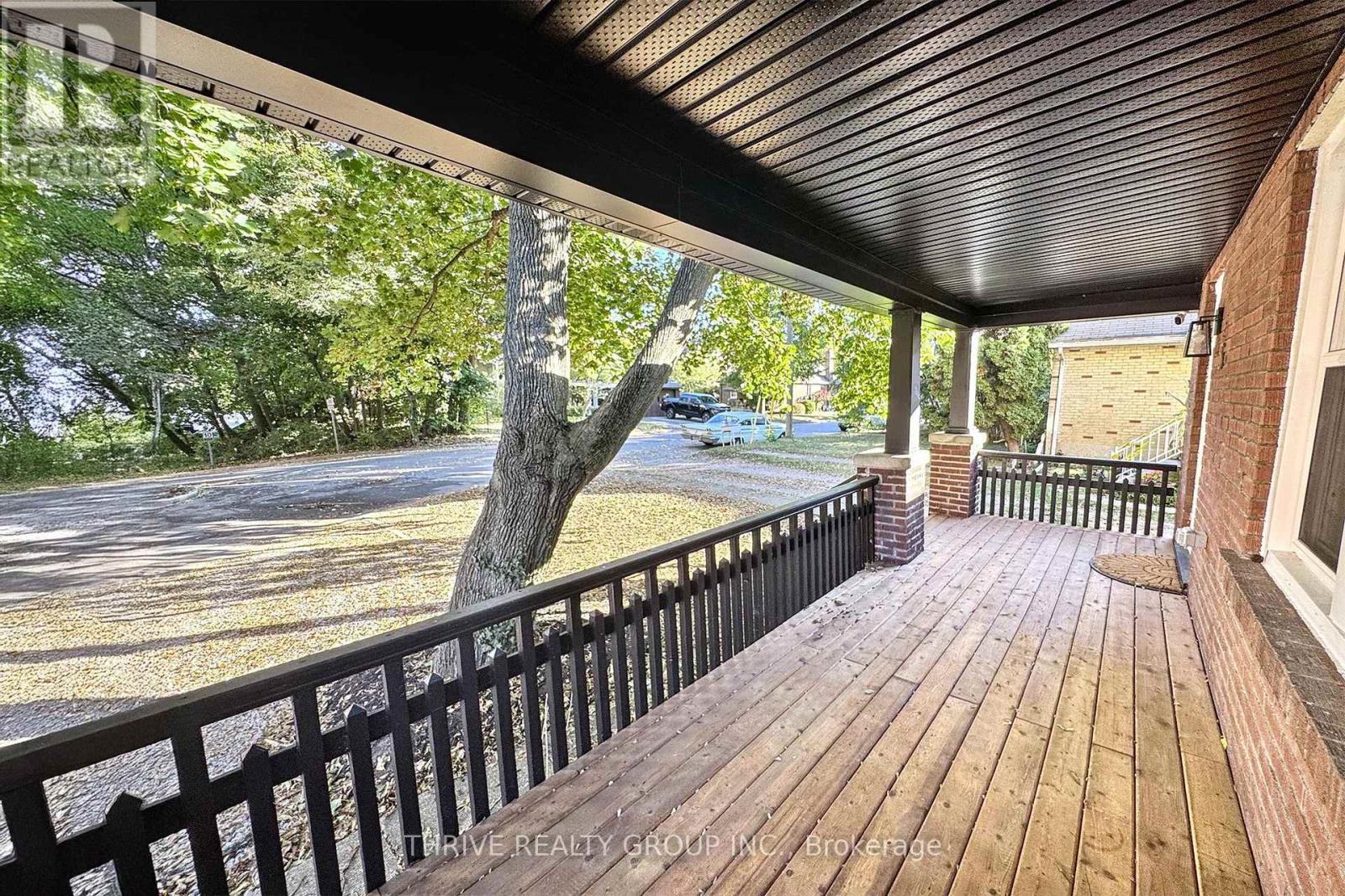 5 Beechwood Place, London South, Ontario  N6C 1H8 - Photo 4 - X12454262
