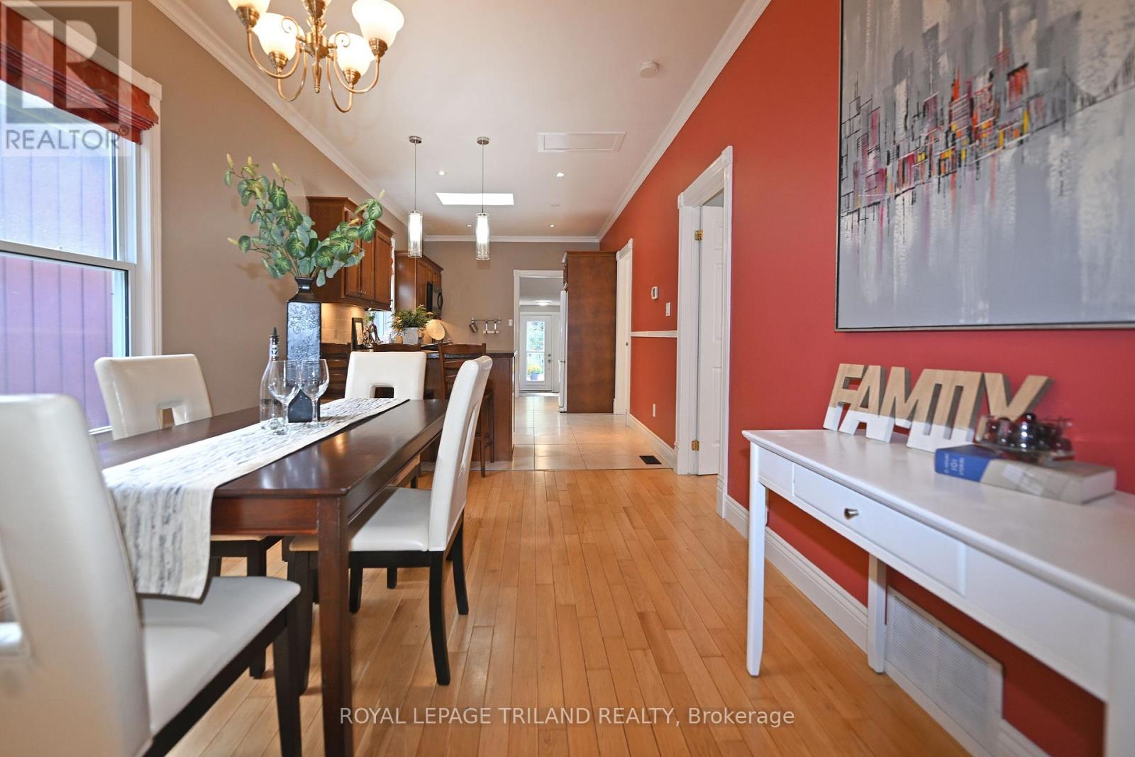 181 Garfield Avenue, London South (South F), Ontario  N6C 2B9 - Photo 8 - X12454318