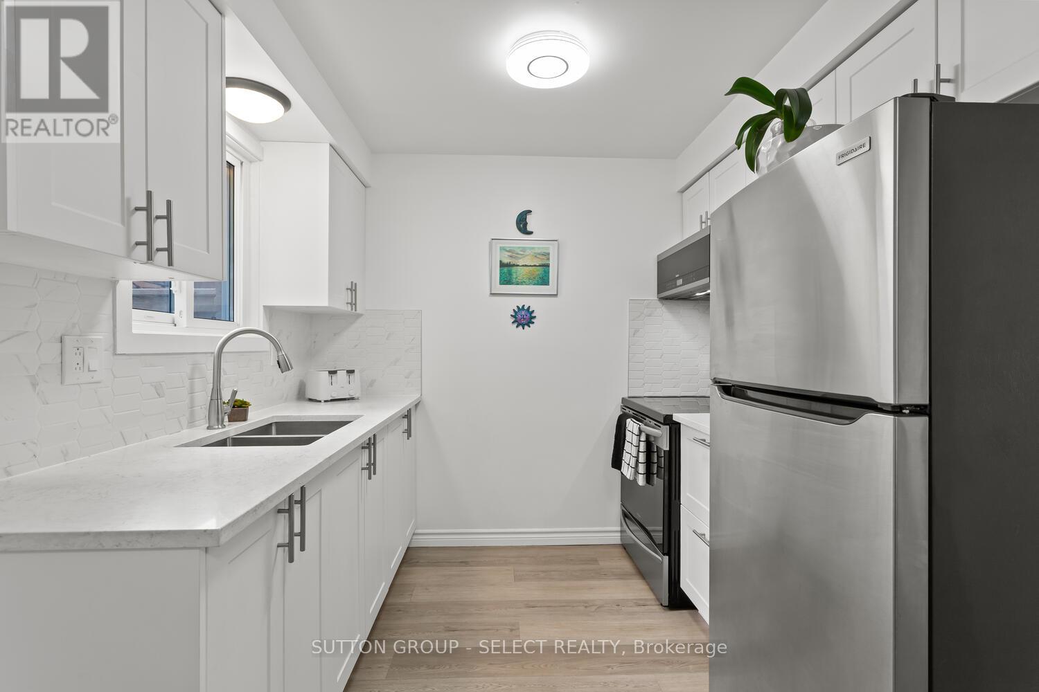 64 - 40 Tiffany Drive, London East (East I), Ontario  N5V 3N3 - Photo 12 - X12454320