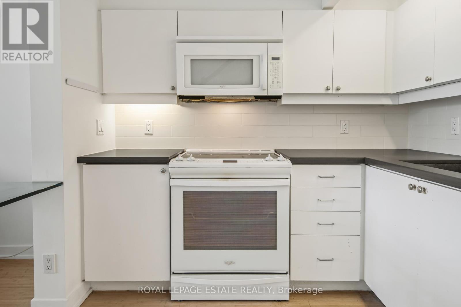 301 - 160 Baldwin Street, Toronto, Ontario  M5T 3K7 - Photo 16 - C12454114