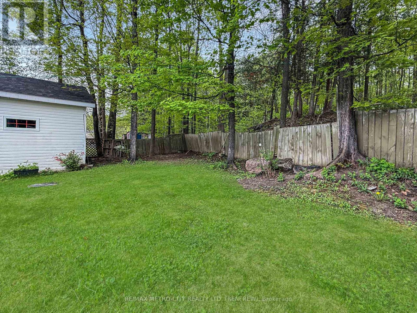 30 Denise Lane, Horton, Ontario  K7V 3Z8 - Photo 17 - X12454193