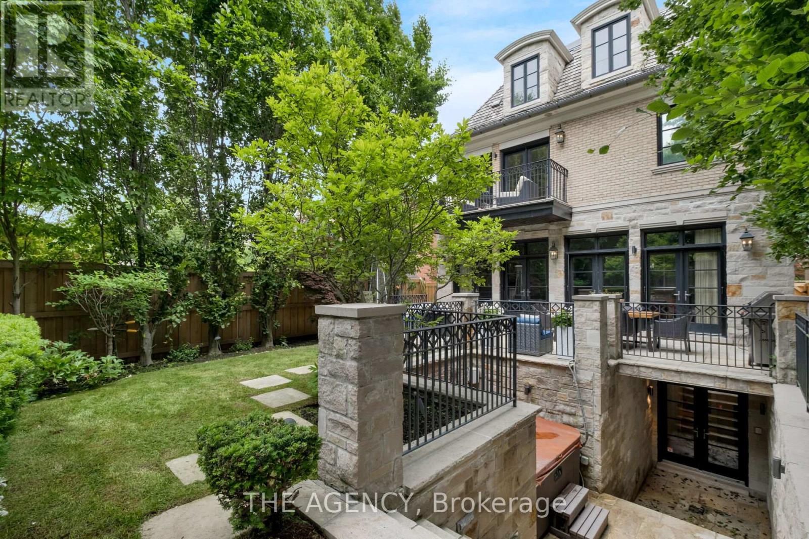 190 Forest Hill Road, Toronto, Ontario  M5P 2N4 - Photo 30 - C12454117
