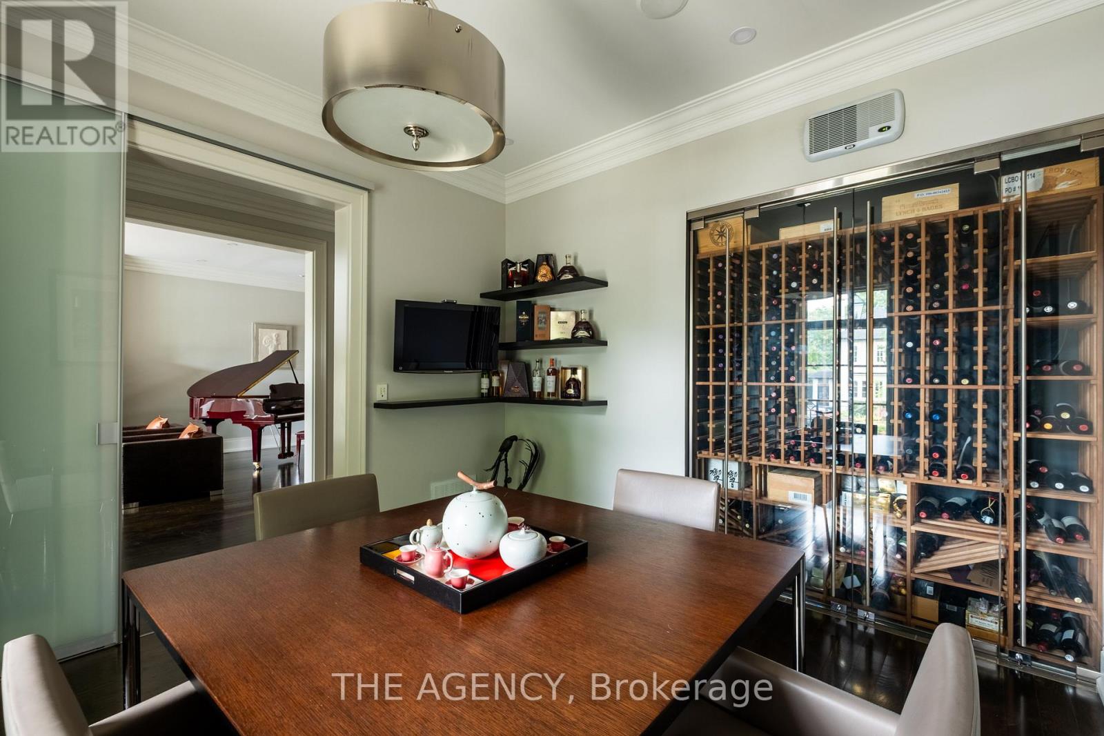 190 Forest Hill Road, Toronto, Ontario  M5P 2N4 - Photo 7 - C12454117