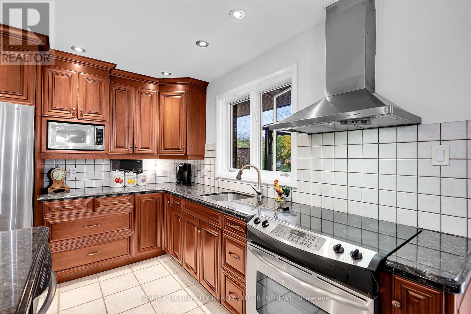115 Ivy Avenue, Renfrew, Ontario  K7V 4C9 - Photo 7 - X12454308