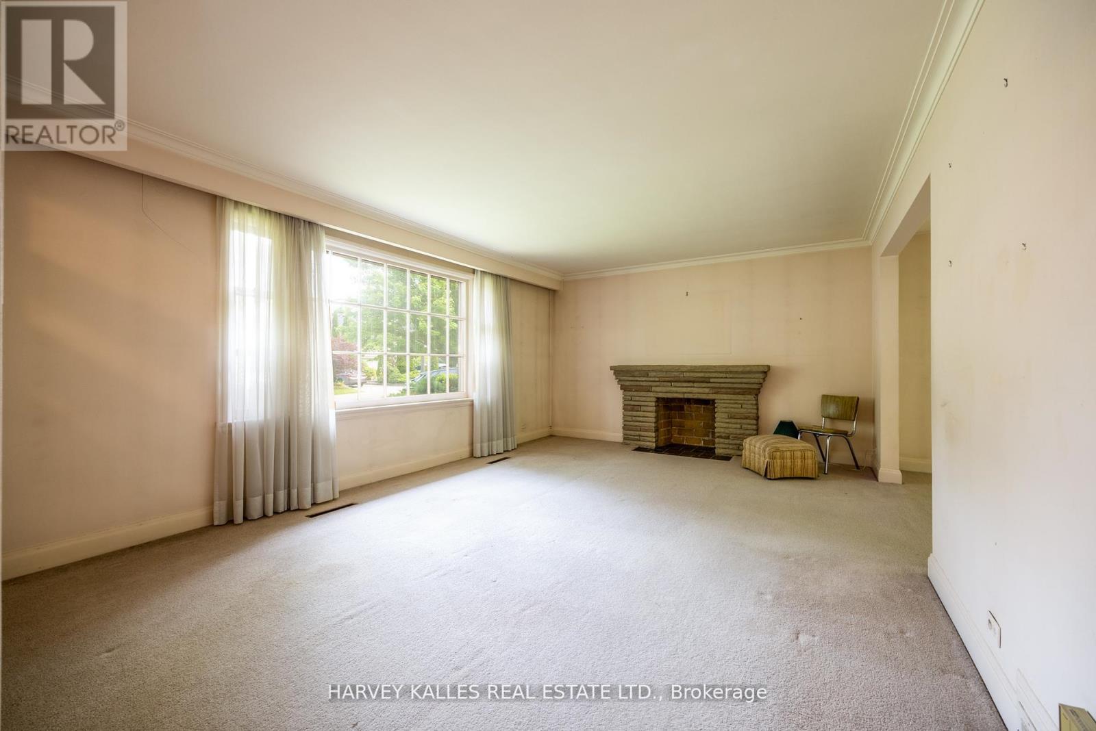 17 Munro Boulevard, Toronto, Ontario  M2L 1C1 - Photo 4 - C12454125