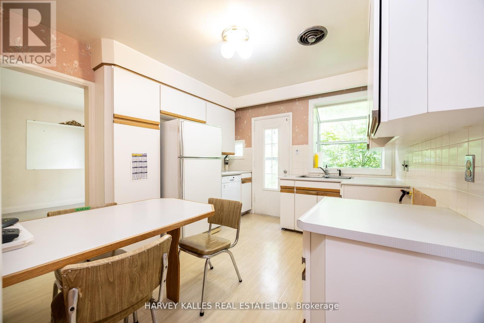 17 Munro Boulevard, Toronto, Ontario  M2L 1C1 - Photo 8 - C12454125