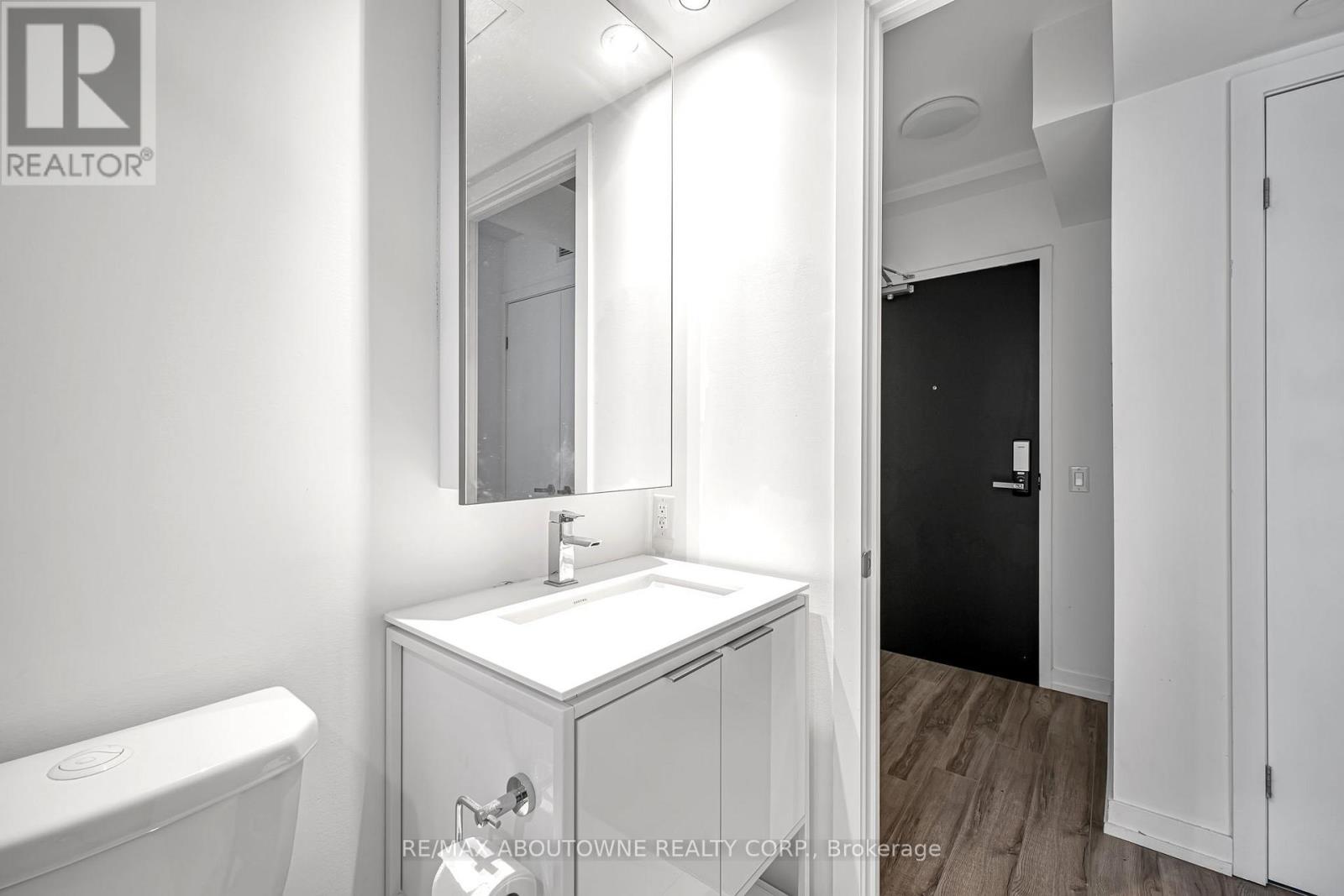 1516 - 77 Shutter Street, Toronto, Ontario  M5B 0B8 - Photo 6 - C12454147