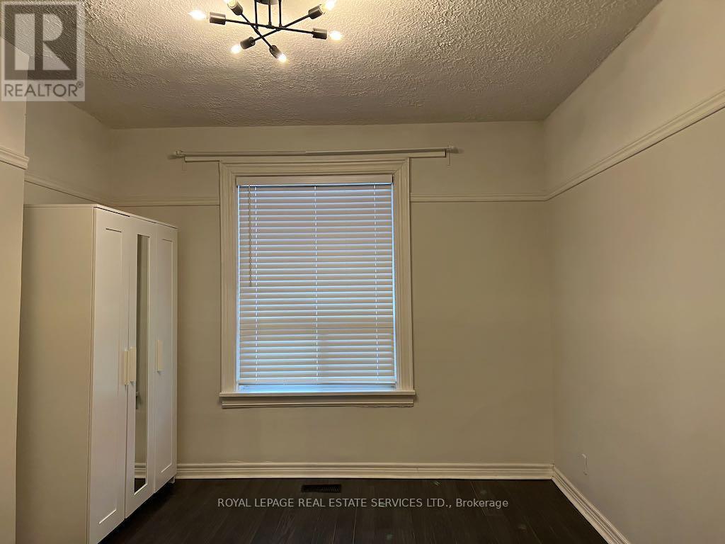 Main Floor - 263 Grace Street, Toronto, Ontario  M6G 3A7 - Photo 2 - C12454156