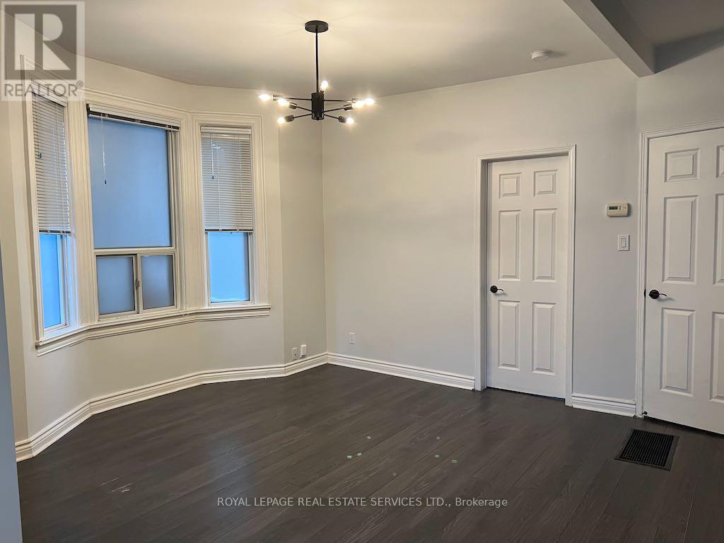 Main Floor - 263 Grace Street, Toronto, Ontario  M6G 3A7 - Photo 4 - C12454156