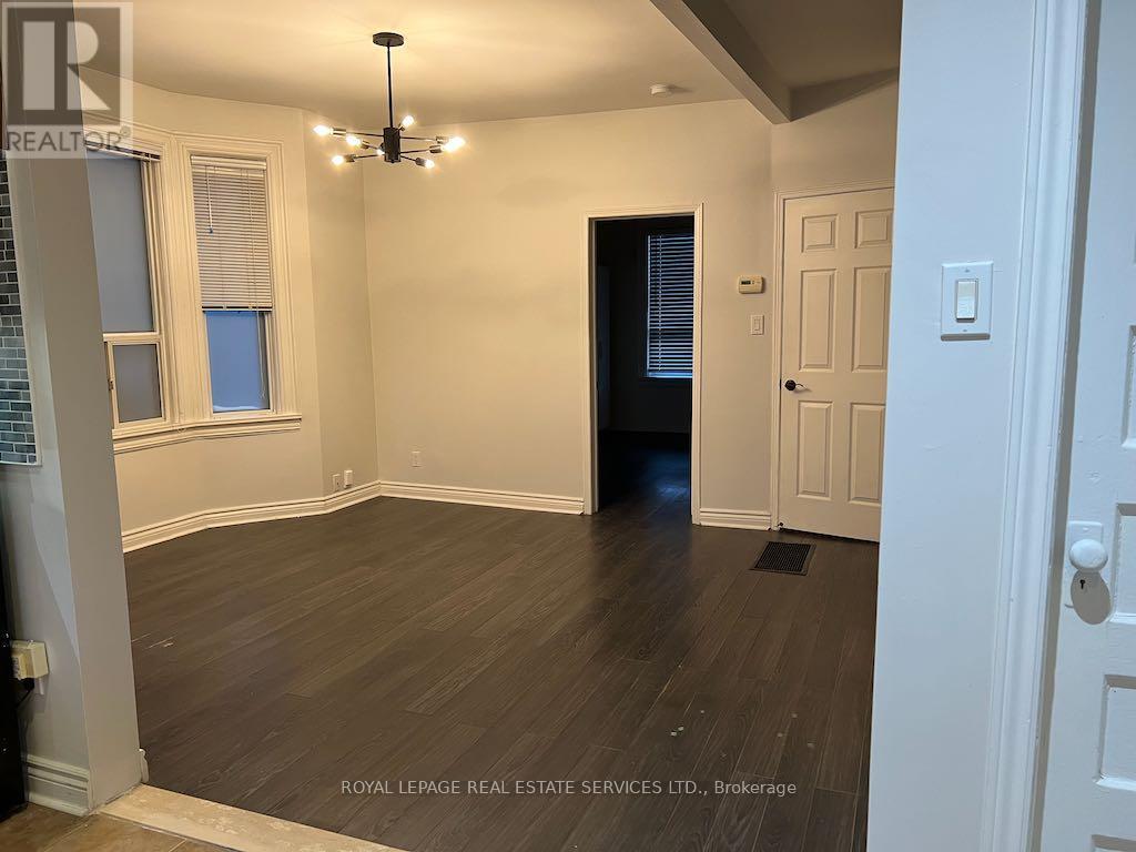 Main Floor - 263 Grace Street, Toronto, Ontario  M6G 3A7 - Photo 5 - C12454156