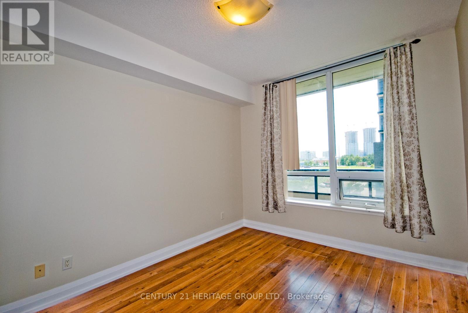 209 - 85 North Park Road, Vaughan, Ontario  L4J 0H9 - Photo 10 - N12272612