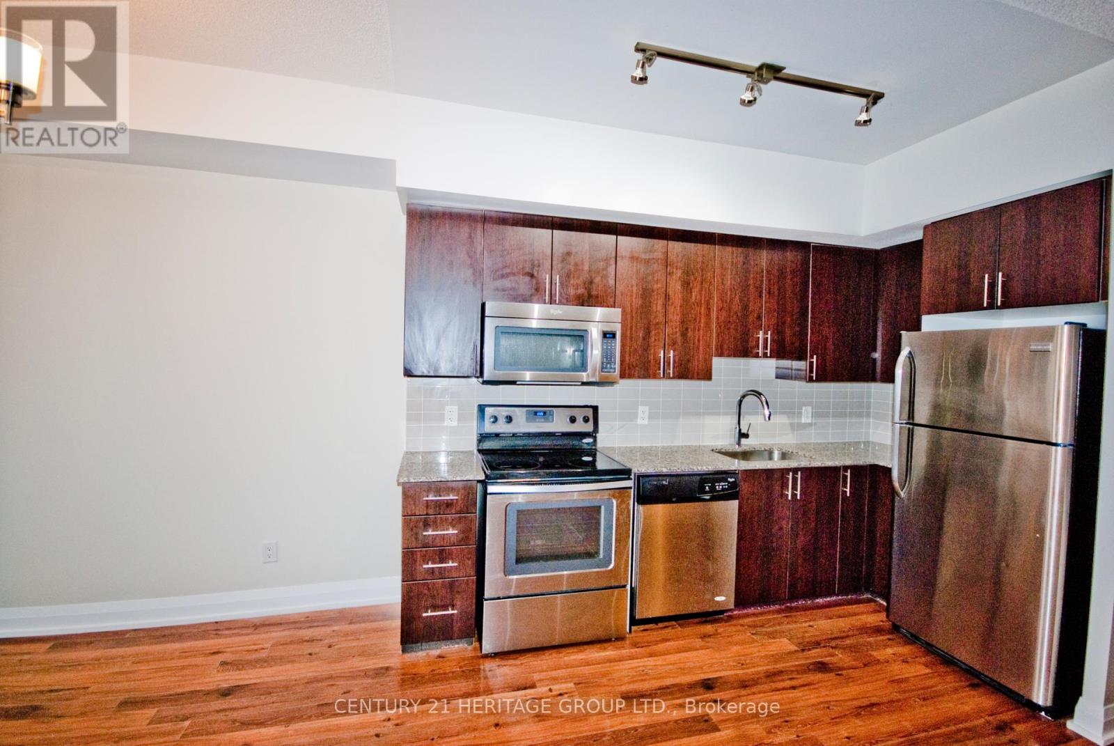 209 - 85 North Park Road, Vaughan, Ontario  L4J 0H9 - Photo 7 - N12272612