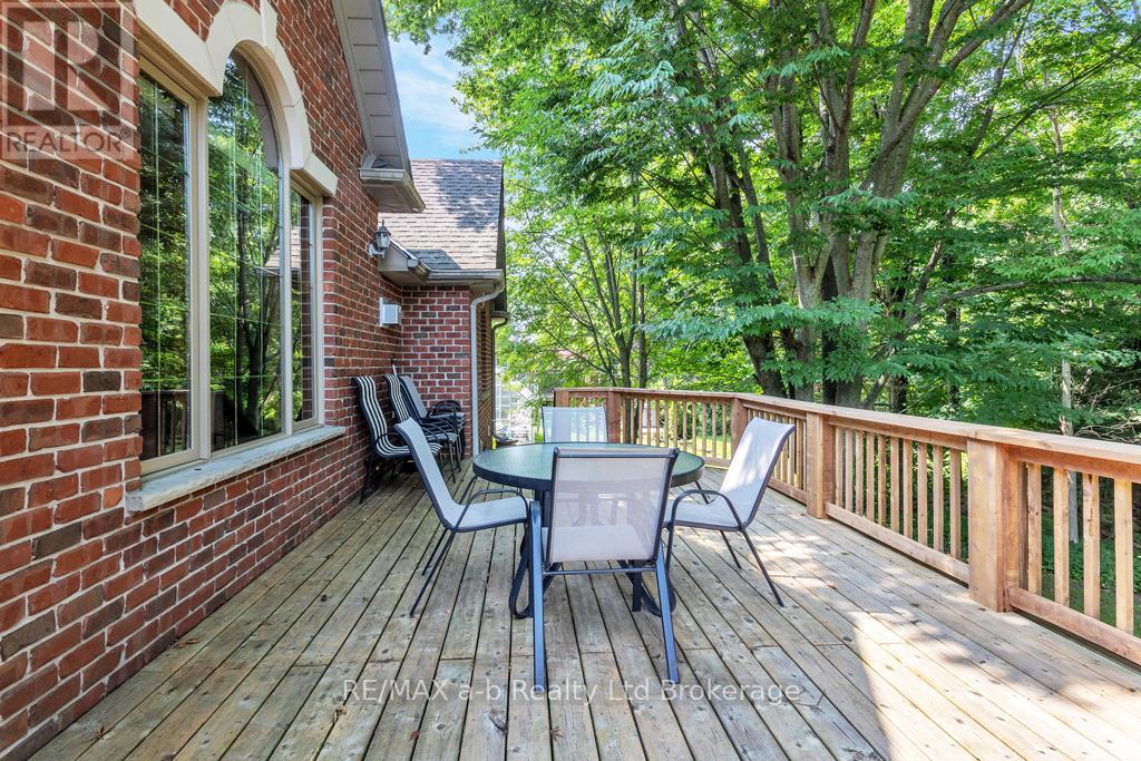 21 Windemere Avenue, Tillsonburg, Ontario  N4G 5M8 - Photo 6 - X12454260
