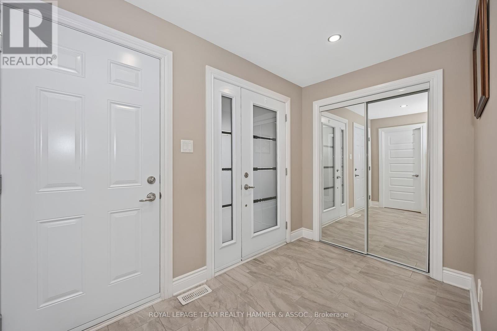 1184 Docteur Corbeil Boulevard, Clarence-Rockland, Ontario  K2K 0G9 - Photo 2 - X12454230