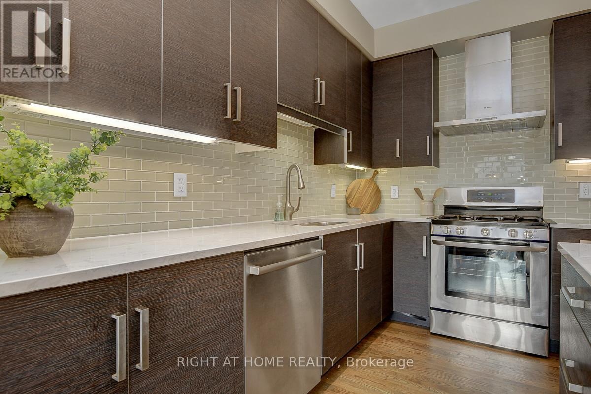 52 Arkose Street, Ottawa, Ontario  K2T 0M2 - Photo 10 - X12454355