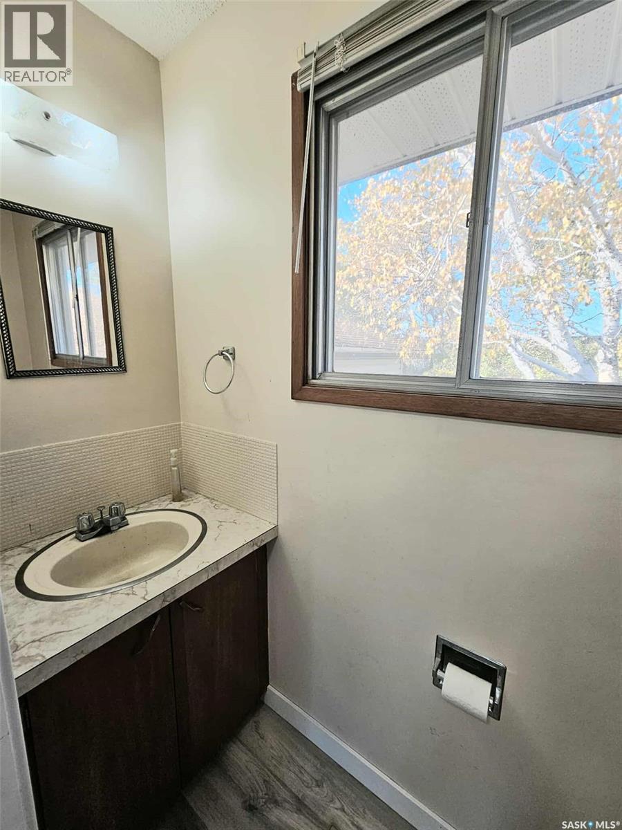 206 George Crescent, Esterhazy, Saskatchewan  S0A 0X0 - Photo 20 - SK015824