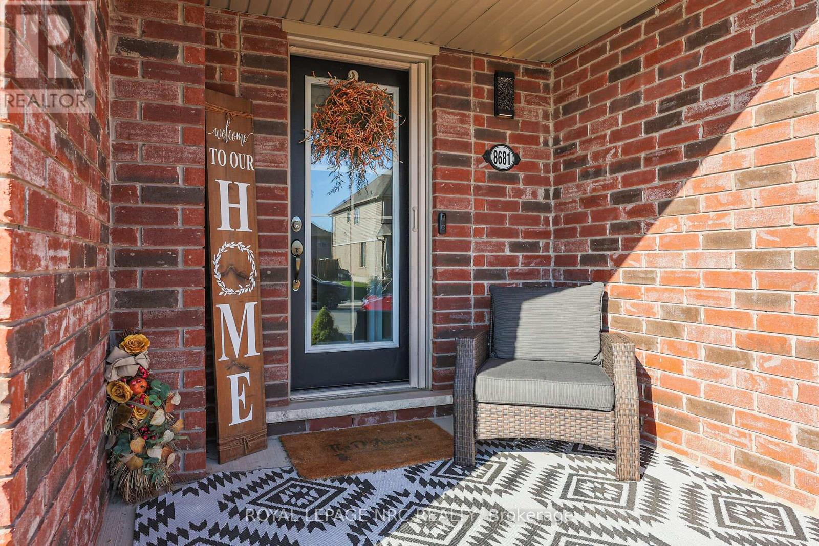 8681 Dogwood Crescent, Niagara Falls, Ontario  L2H 0K9 - Photo 4 - X12454222