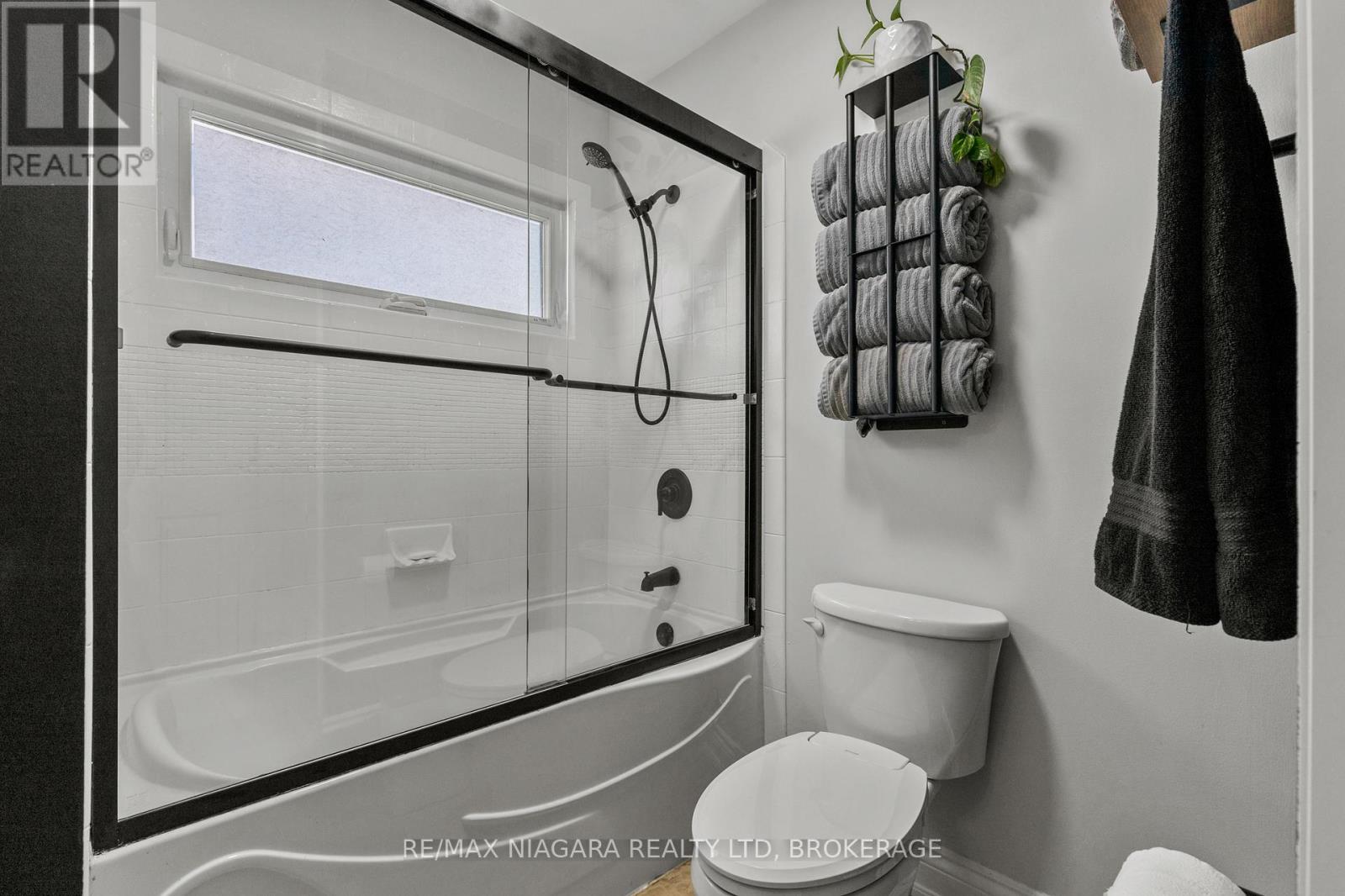 28 Chelsea Street, St. Catharines, Ontario  L2P 3B8 - Photo 23 - X12454286