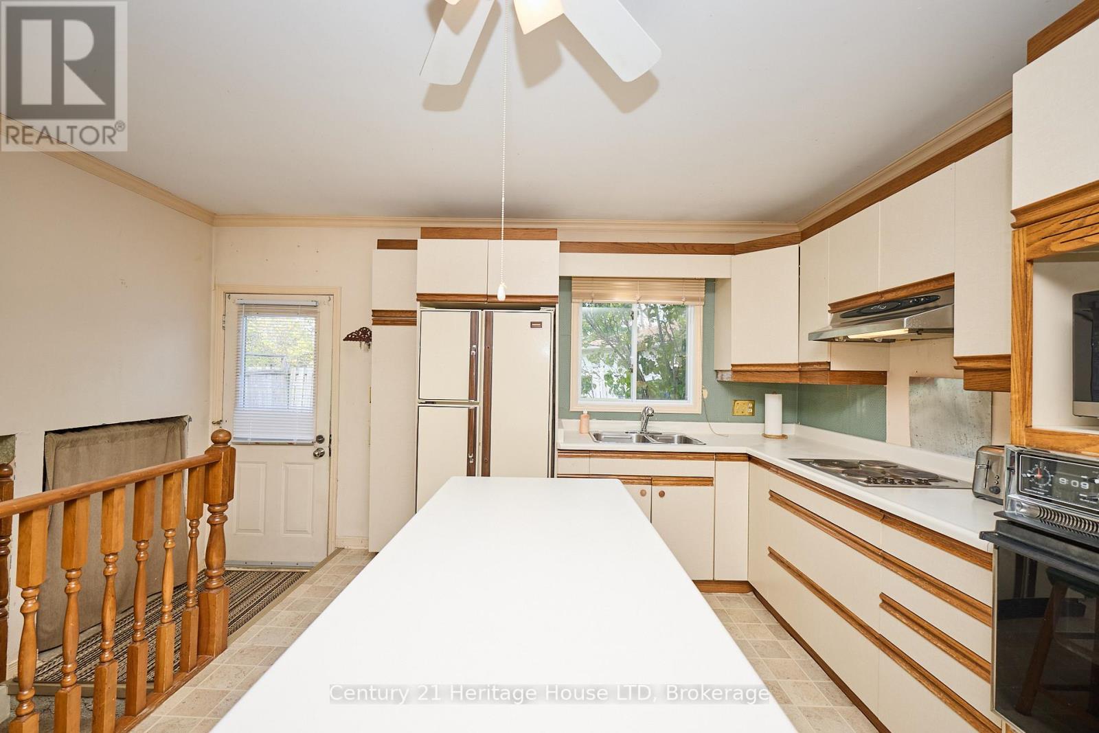 70 Dodds Court, Fort Erie, Ontario  L2A 5Z2 - Photo 5 - X12454287