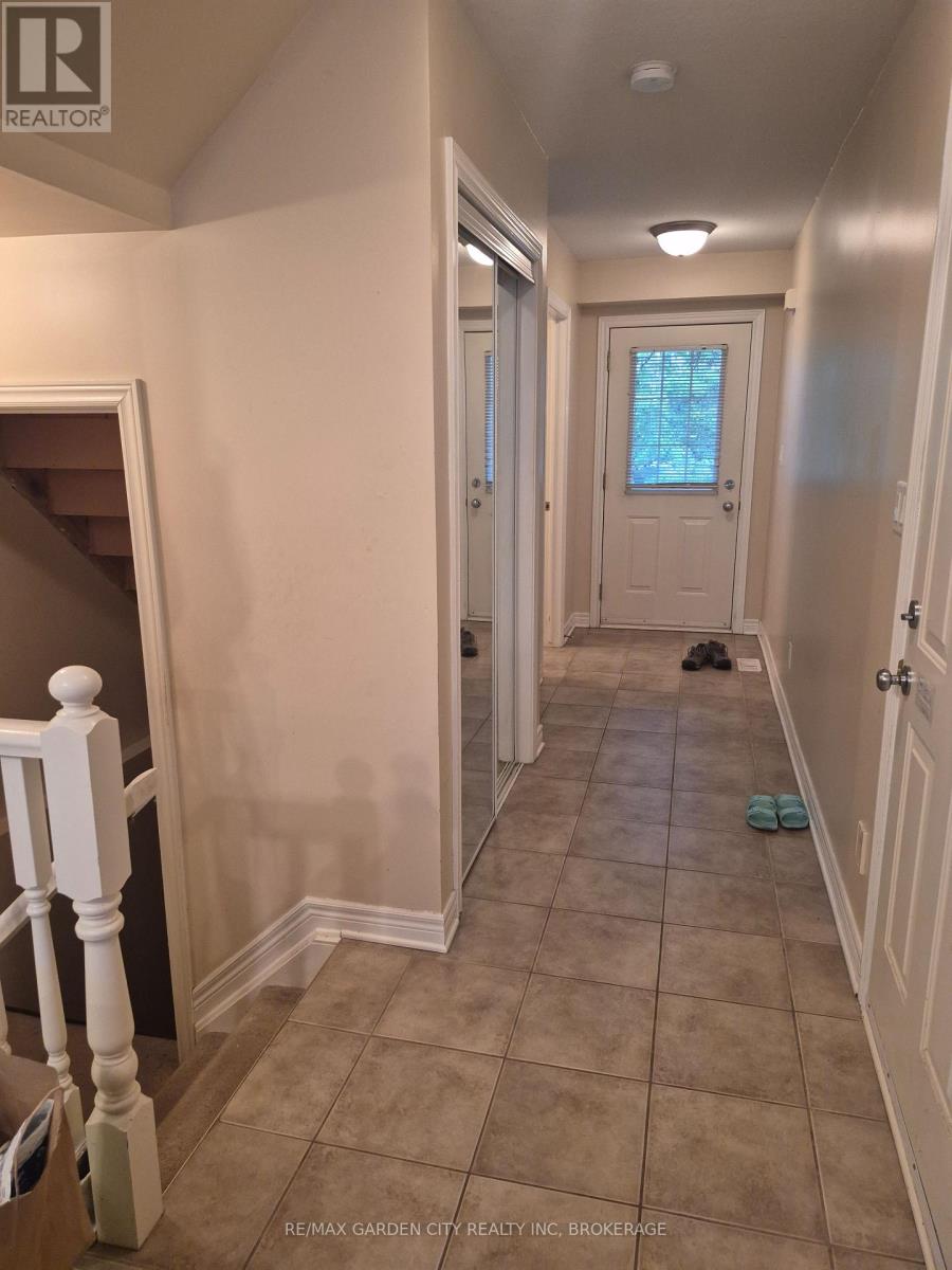 27 Natalie Court, Thorold, Ontario  L2V 5C6 - Photo 13 - X12454358