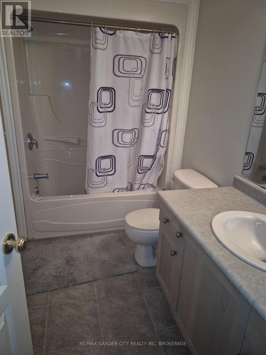 27 Natalie Court, Thorold, Ontario  L2V 5C6 - Photo 19 - X12454358