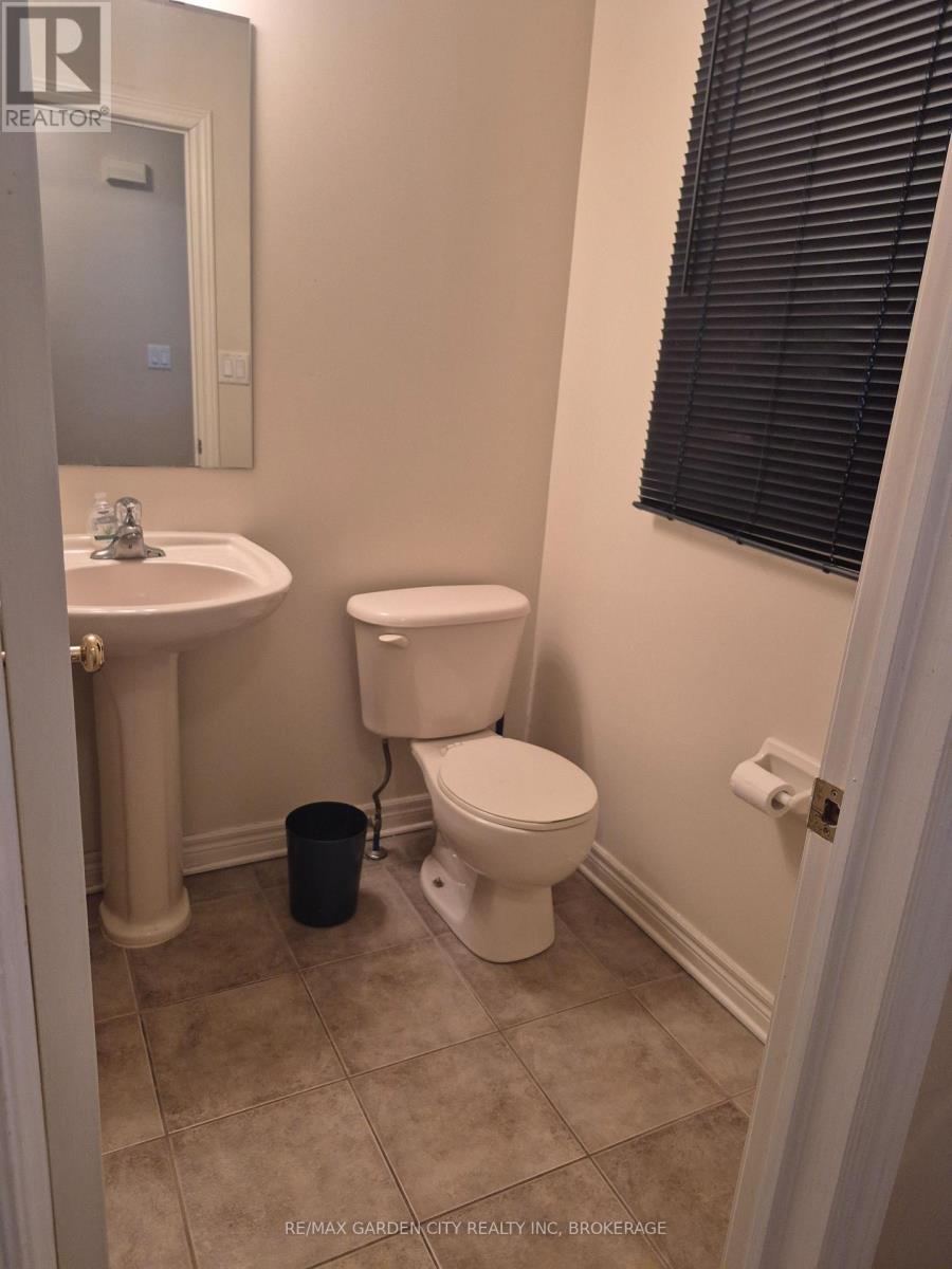 27 Natalie Court, Thorold, Ontario  L2V 5C6 - Photo 6 - X12454358