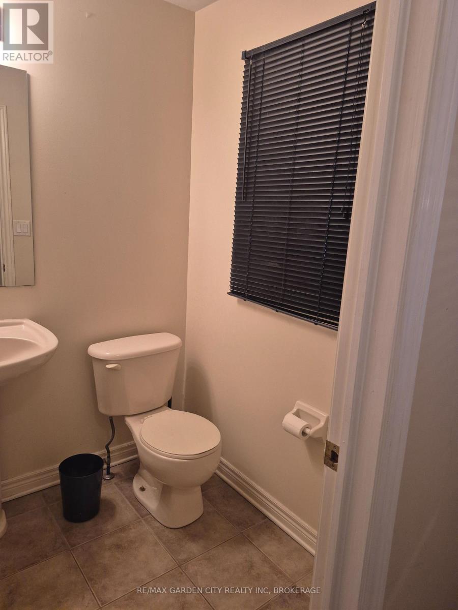 27 Natalie Court, Thorold, Ontario  L2V 5C6 - Photo 7 - X12454358