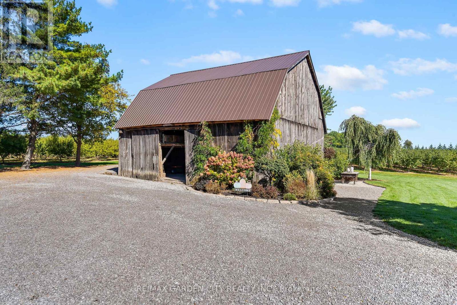 411 Read Road, Niagara-On-The-Lake (Lakeshore), Ontario  L0S 1J0 - Photo 9 - X12454361