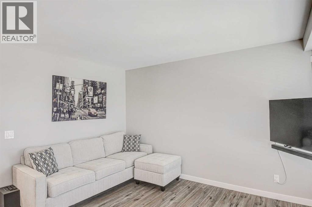 110 Hidden Hills Road Nw, Calgary, Alberta  T3A 5Y2 - Photo 4 - A2258925