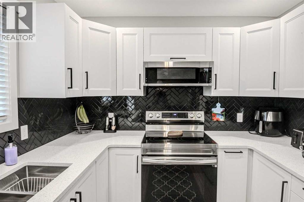 110 Hidden Hills Road Nw, Calgary, Alberta  T3A 5Y2 - Photo 8 - A2258925