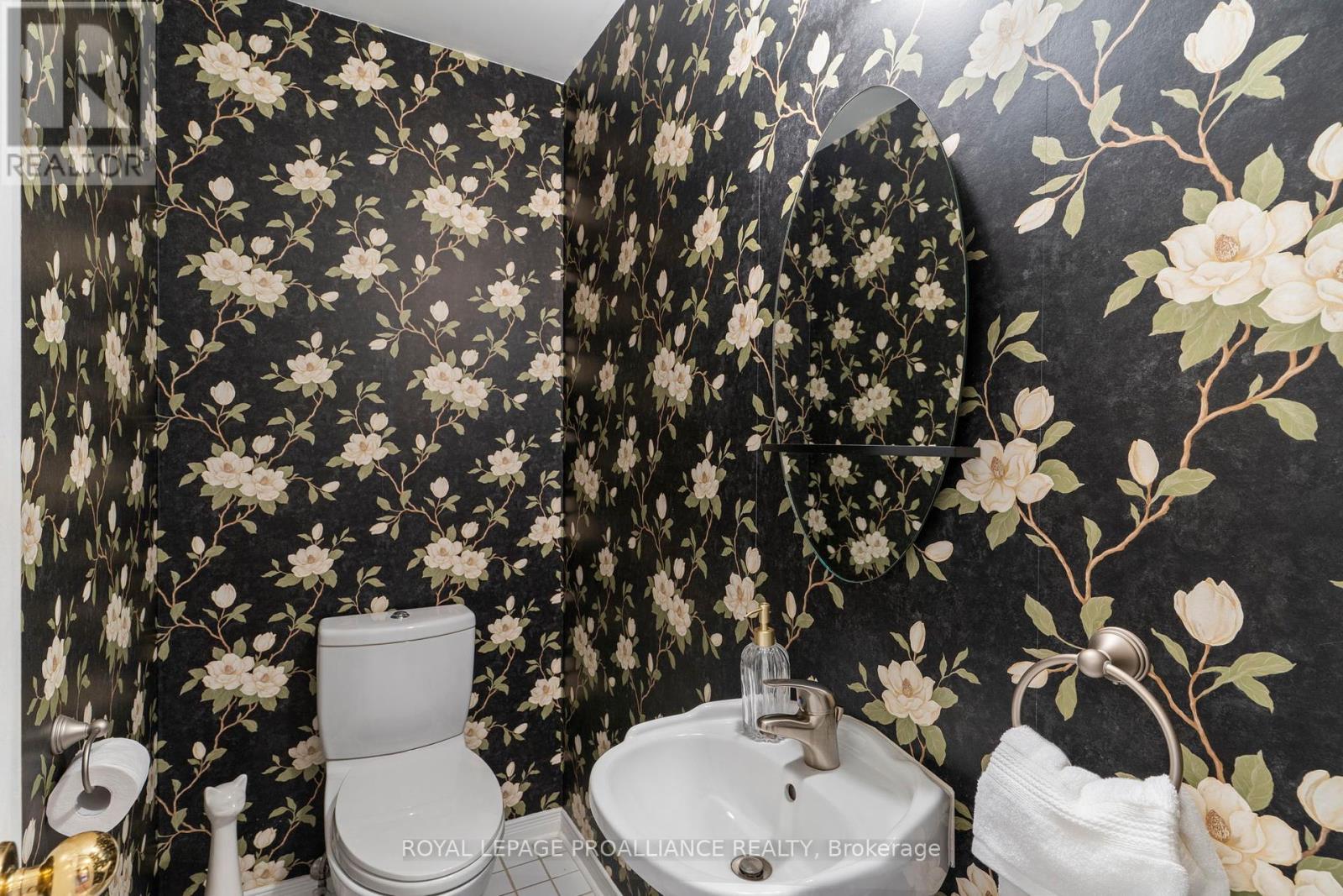 35 Country Club Place, Brockville, Ontario  K6V 6T6 - Photo 12 - X12454236