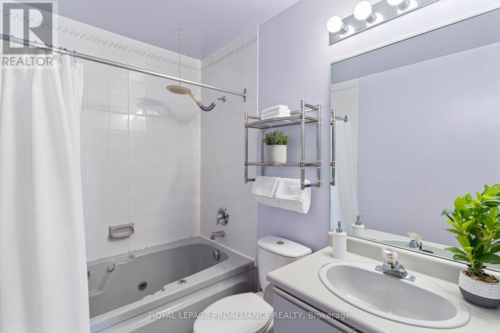 35 Country Club Place, Brockville, Ontario  K6V 6T6 - Photo 30 - X12454236