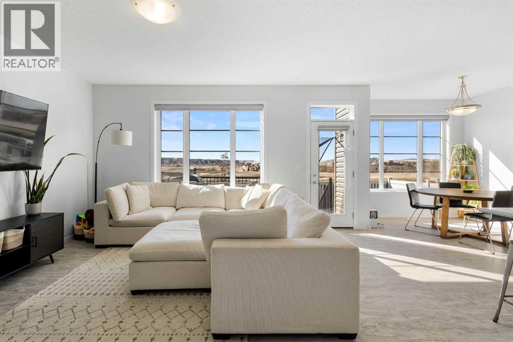 124 Carringham Way Nw, Calgary, Alberta  T3P 1V2 - Photo 4 - A2262475