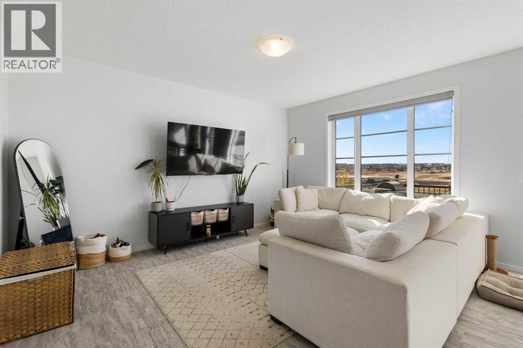 124 Carringham Way Nw, Calgary, Alberta  T3P 1V2 - Photo 5 - A2262475