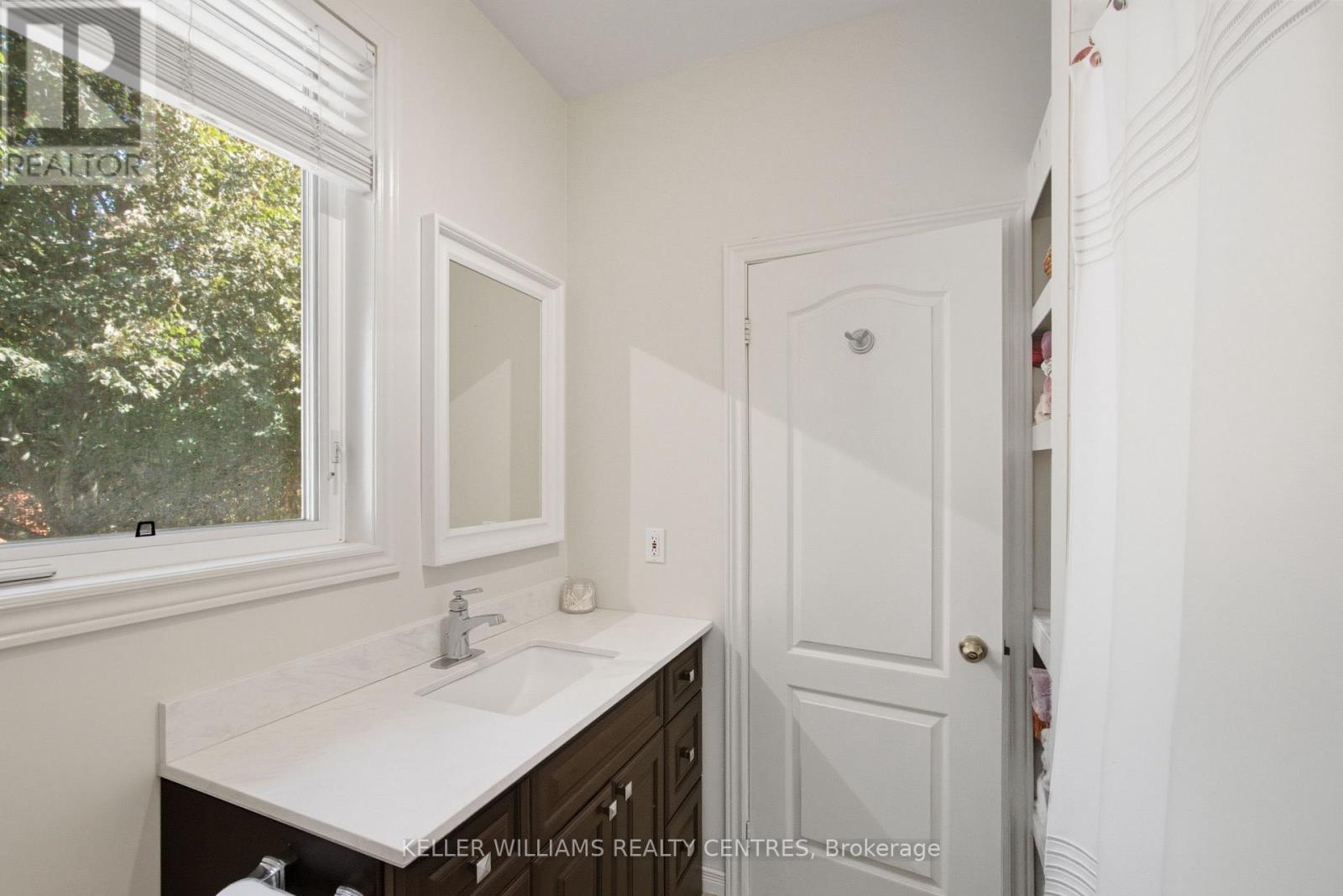 20173 Bathurst Street, East Gwillimbury (Holland Landing), Ontario  L9N 1N3 - Photo 17 - N12454120