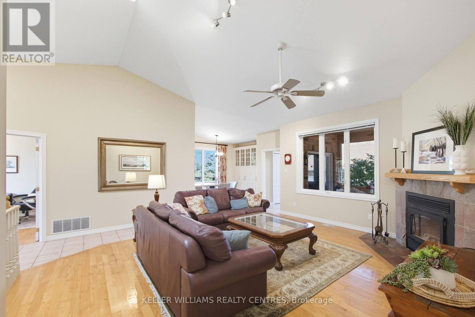 20173 Bathurst Street, East Gwillimbury (Holland Landing), Ontario  L9N 1N3 - Photo 7 - N12454120